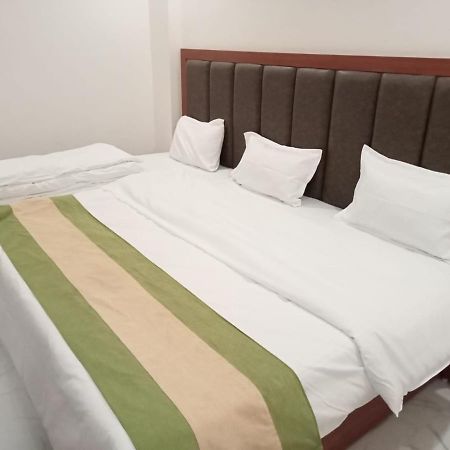 Hotel Kaushik Palace Haridwar Exterior photo
