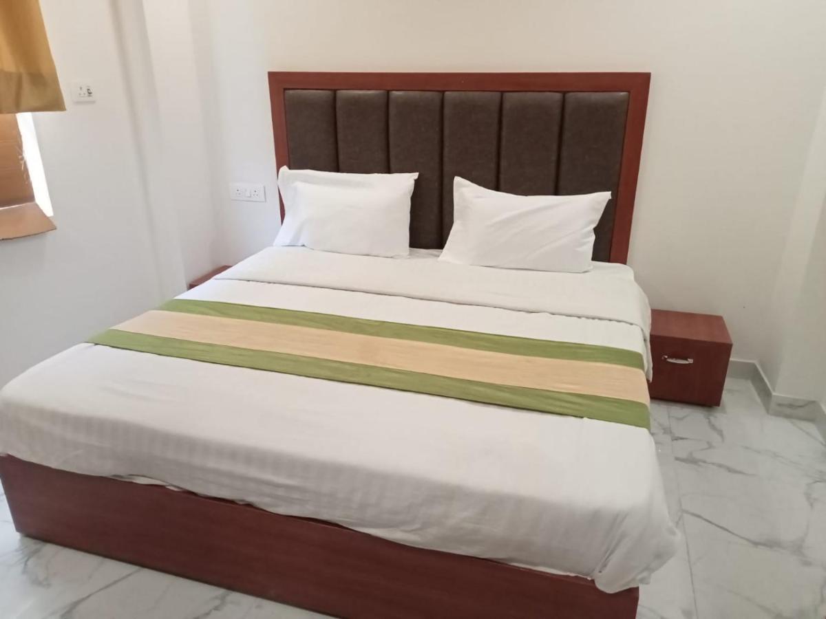 Hotel Kaushik Palace Haridwar Exterior photo